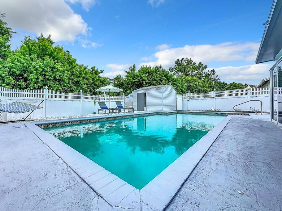 Poolside Paradise Near Siesta Key Beach Сарасота Экстерьер фото
