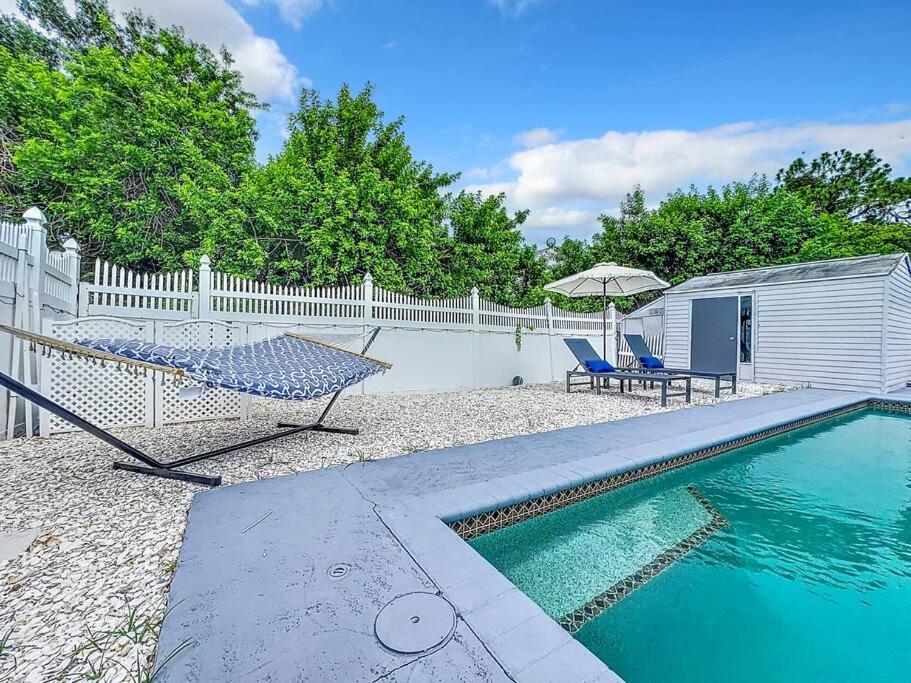 Poolside Paradise Near Siesta Key Beach Сарасота Экстерьер фото
